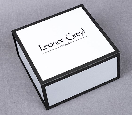 Leonor Greyl folding box