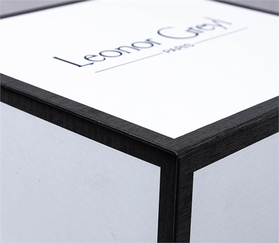 Leonor Greyl folding box