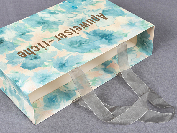 Apuweiser-riche paper bag