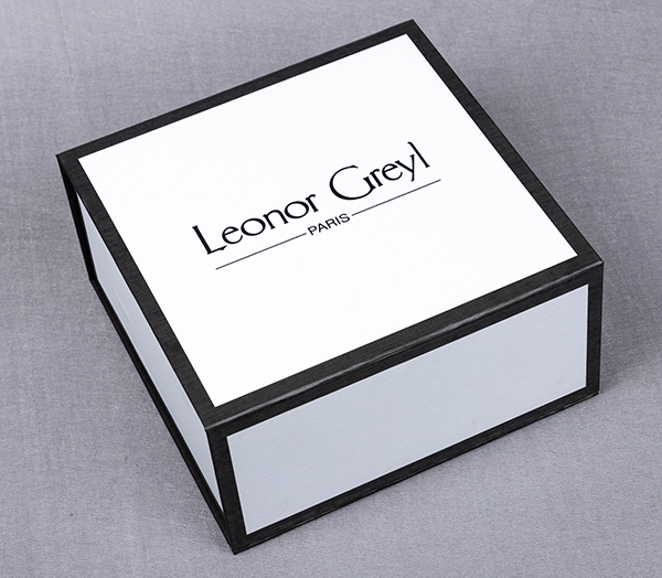 Leonor Greyl folding box